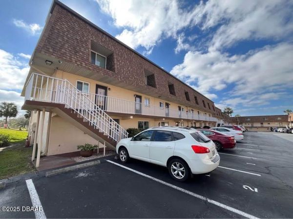 144 S Halifax Avenue, Unit 8, Daytona Beach, FL 32118