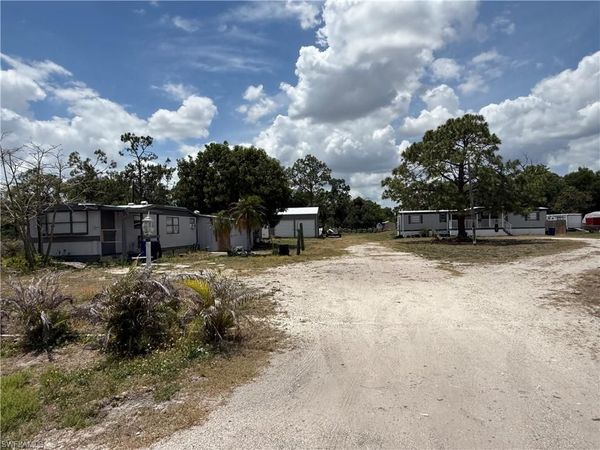 8000 Breeze DR, NORTH FORT MYERS, FL 33917