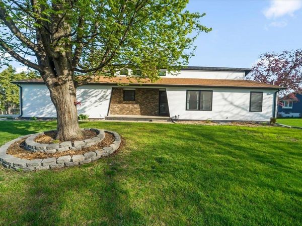 89 3rd Street, Hudson, IA 50643