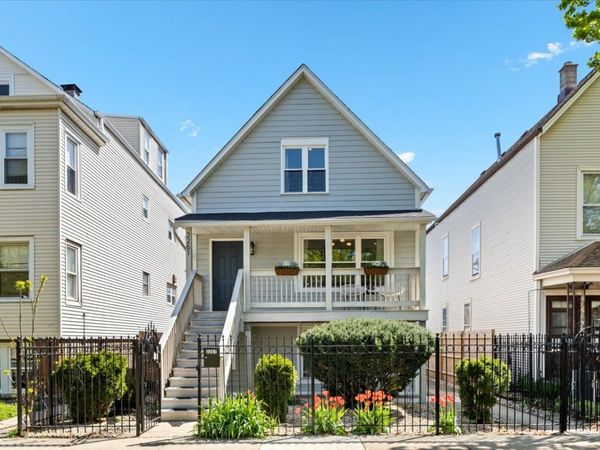 3261 N Central Park Avenue , Chicago, IL 60618