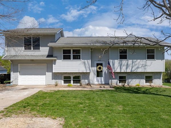 3272 Coral Ave NE , Solon, IA 52333
