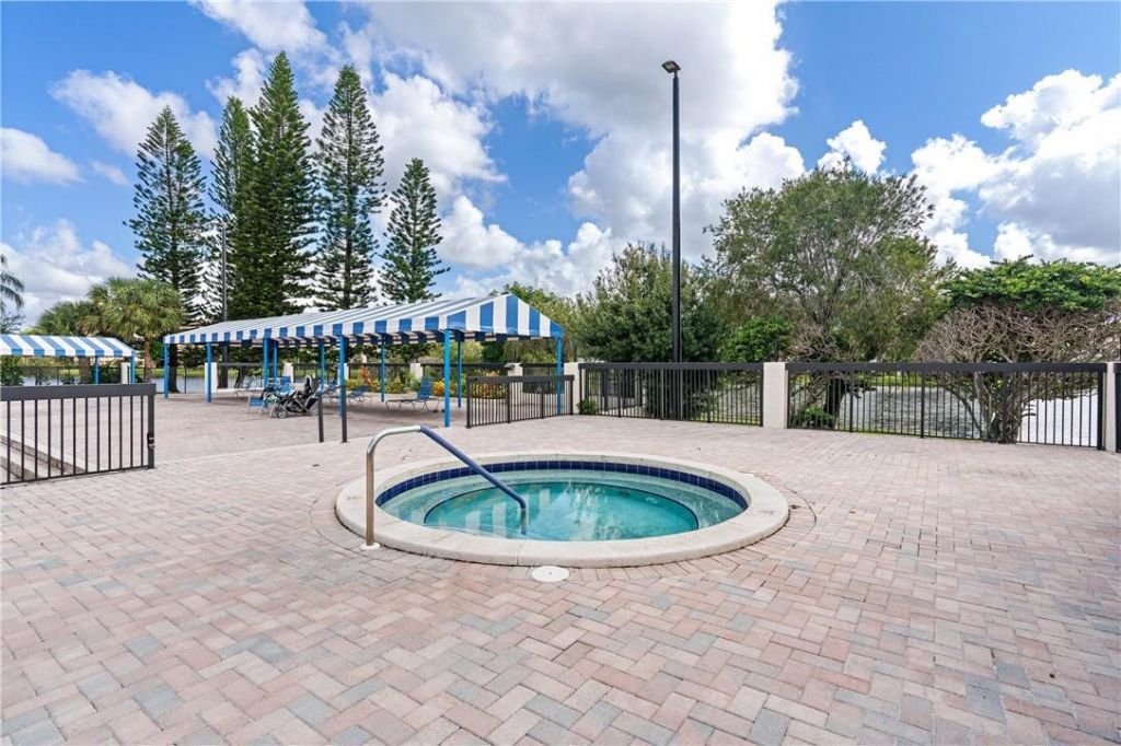 4047 NW 22nd Street, Unit 210b, Coconut Creek, FL 33066 Photo