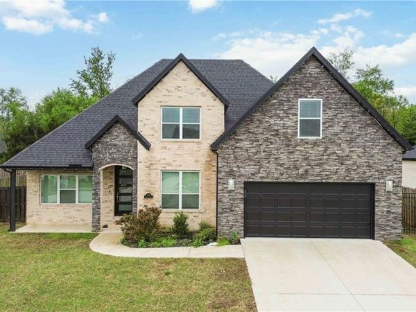 1541 Bristol Lane , Centerton, AR 72719