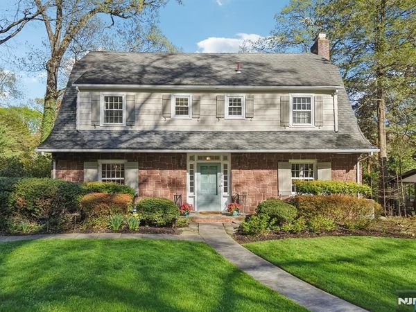 215 Beechwood Road, RIDGEWOOD, NJ 07450