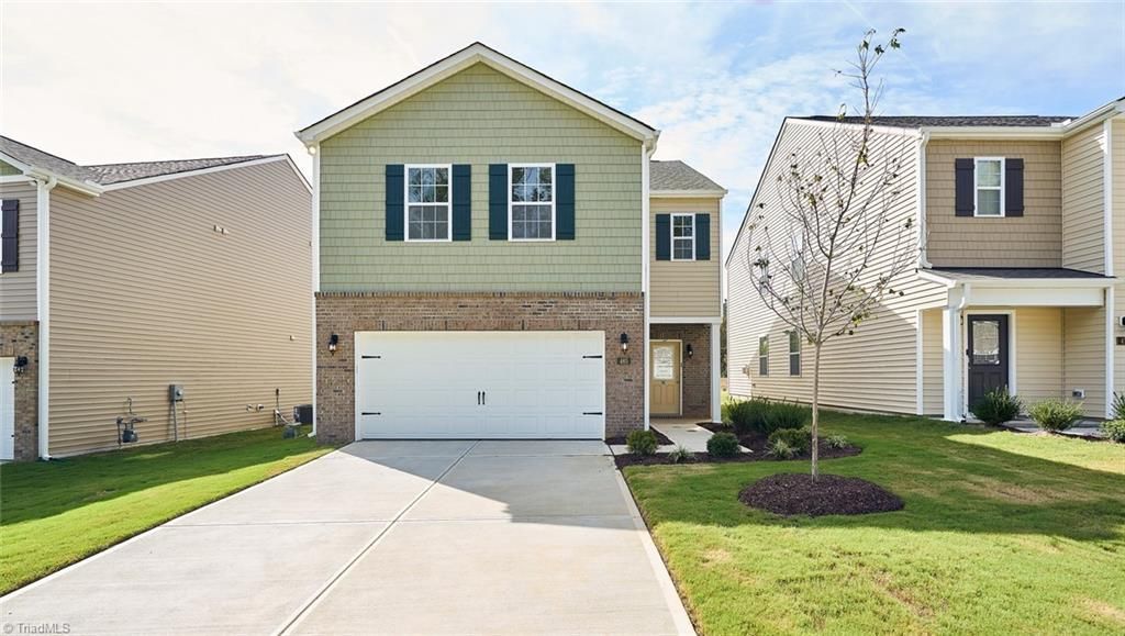 119 Beechwood Circle, Thomasville, NC 27360 Main Photo