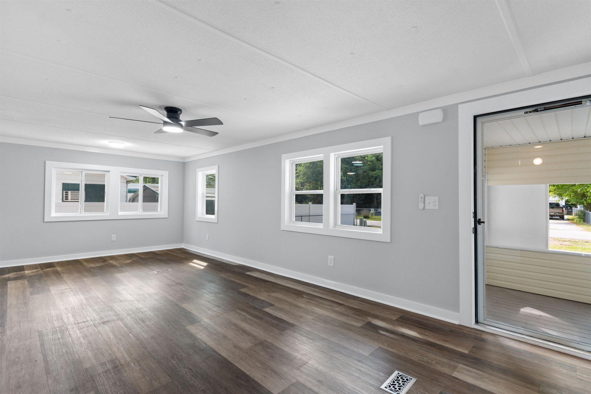 614 Lesia Ln. Photo 10