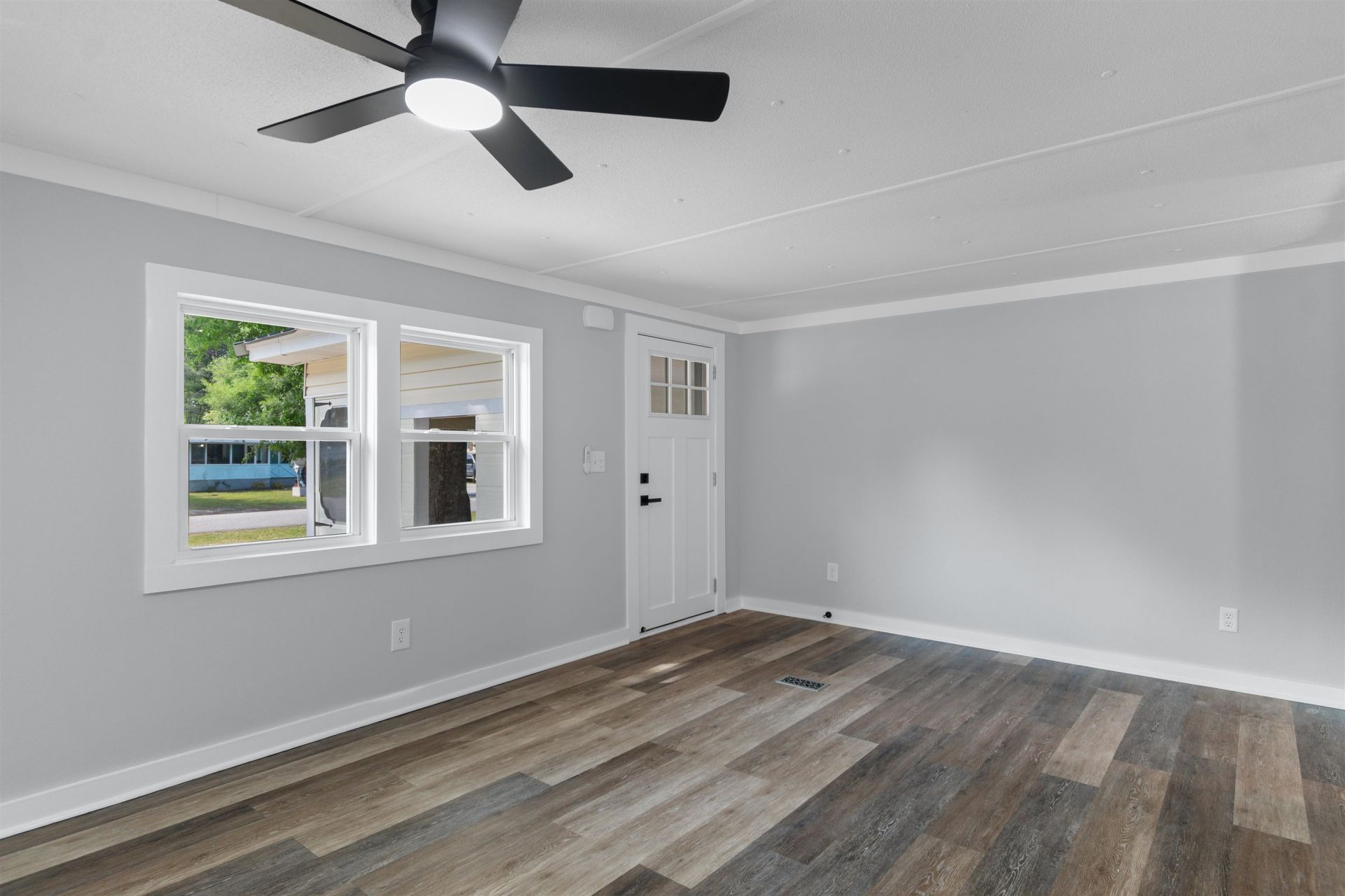 614 Lesia Ln. Photo 11