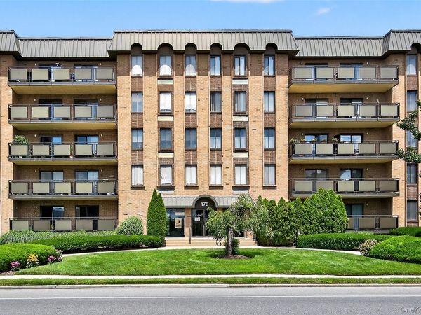175 Maple Avenue , Unit 3G, Westbury, NY 11590