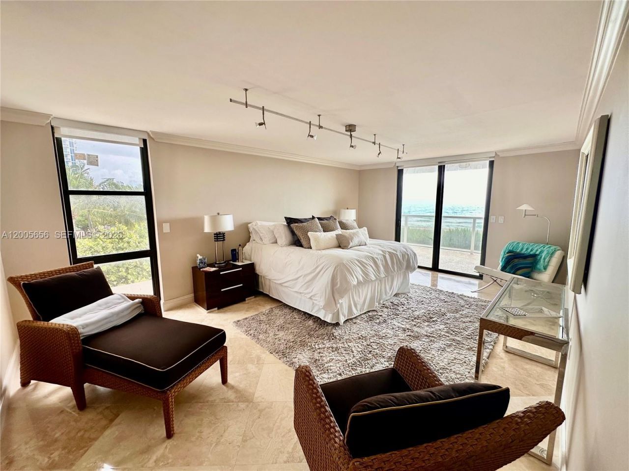 6423 Collins Ave , Unit 306, Miami Beach, FL 33141 Photo