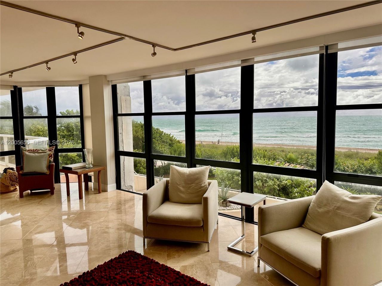 6423 Collins Ave , Unit 306, Miami Beach, FL 33141 Photo