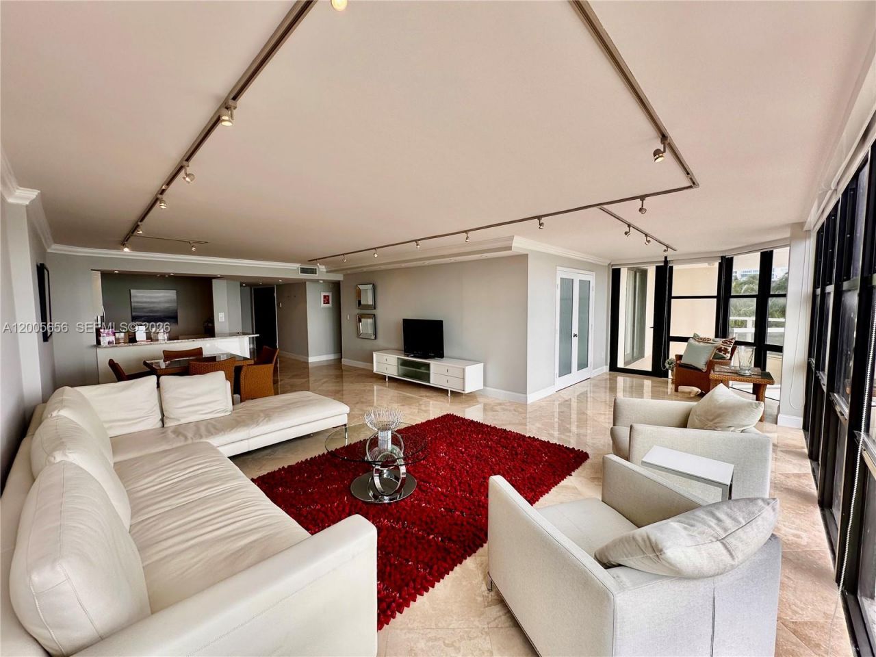 6423 Collins Ave , Unit 306, Miami Beach, FL 33141 Photo