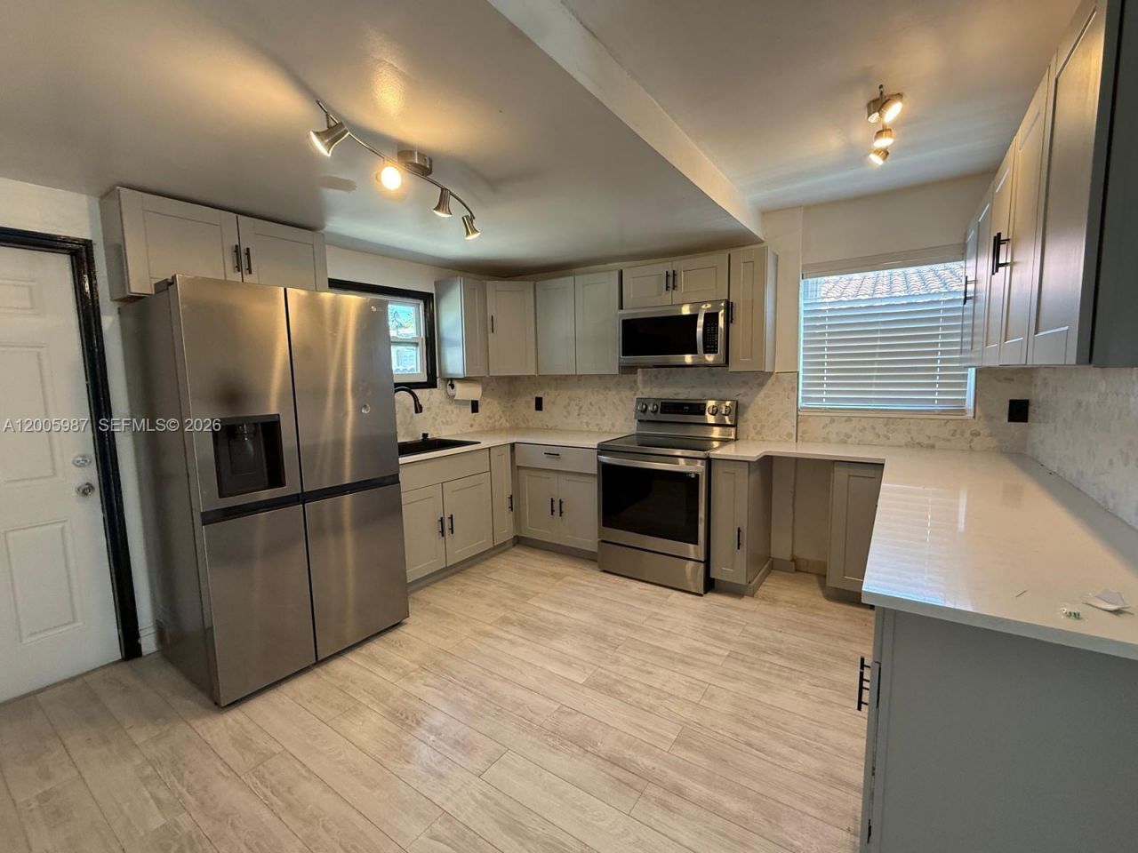 311 NW 32nd Ct , Miami, FL 33125 Photo