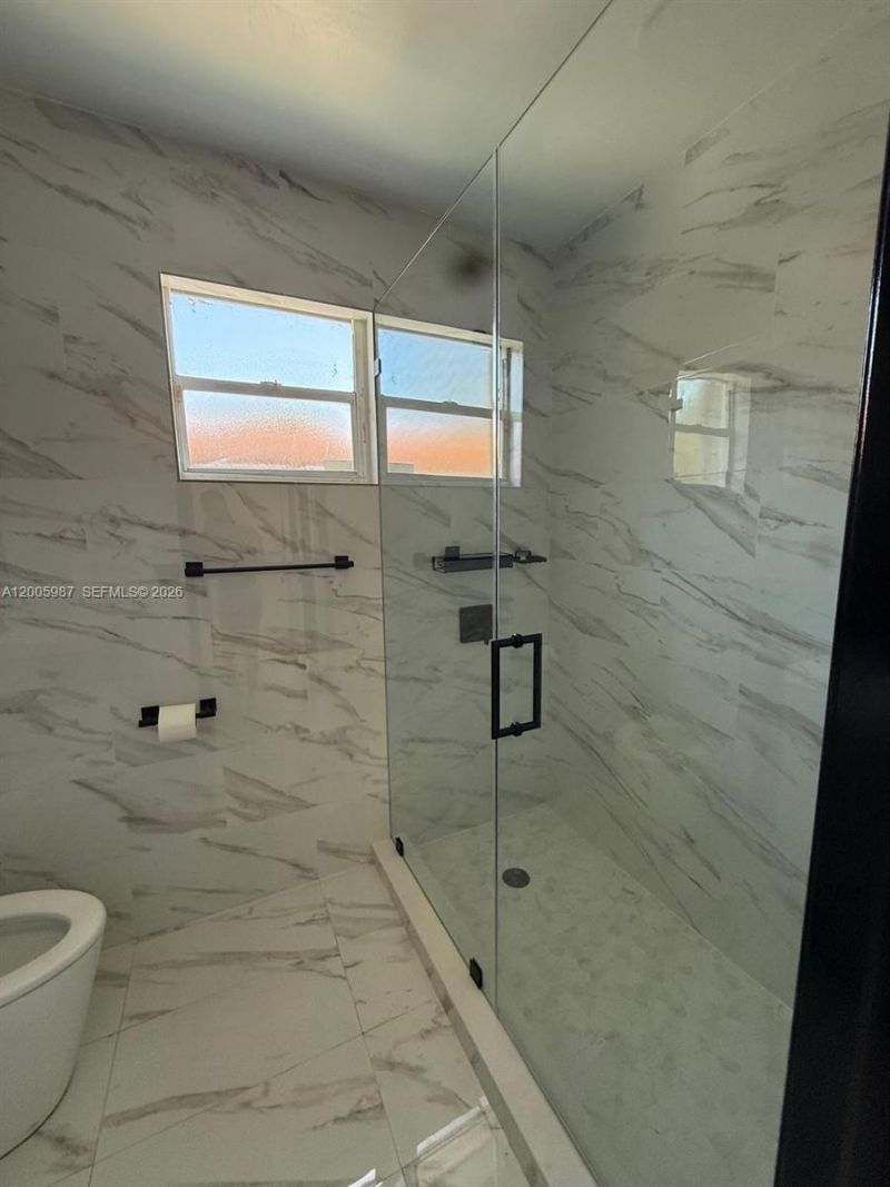 311 NW 32nd Ct , Miami, FL 33125 Photo