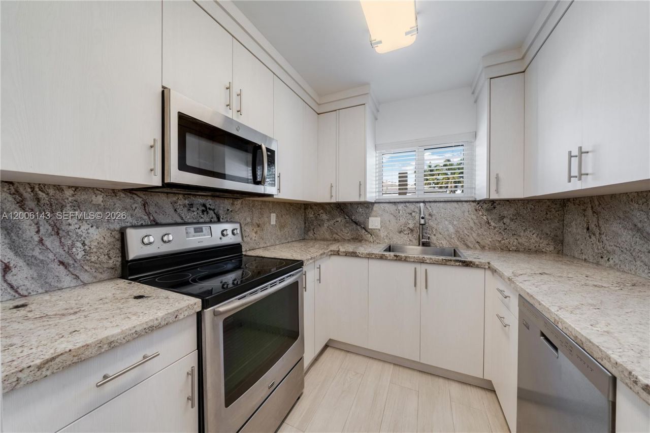 8048 SW 80 Ave , Unit 8048, Miami, FL 33143 Photo