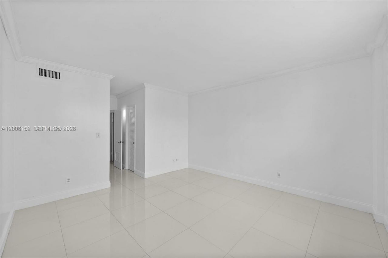 19390 Collins Ave , Unit 1410, Sunny Isles Beach, FL 33160 Photo