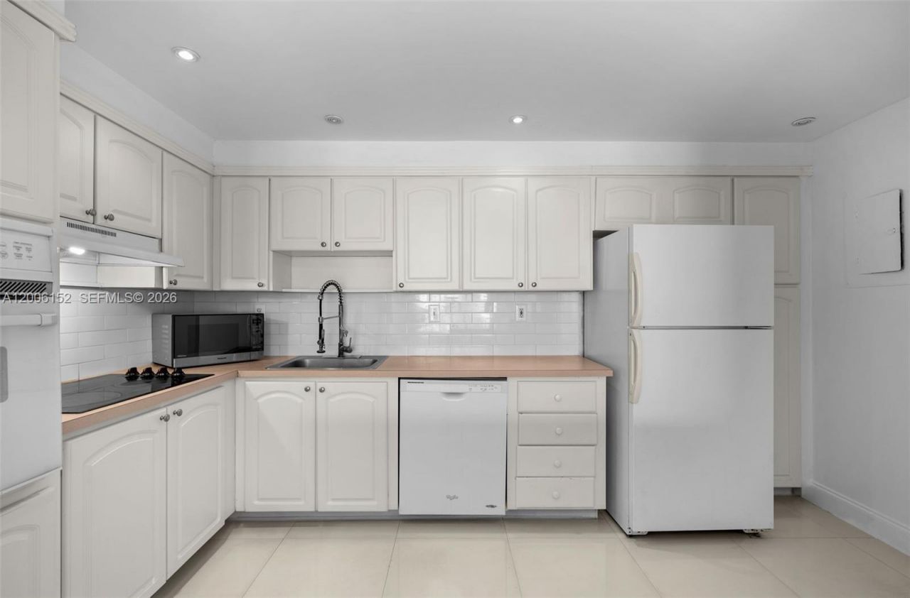 19390 Collins Ave , Unit 1410, Sunny Isles Beach, FL 33160 Photo