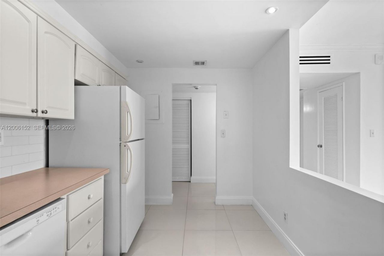 19390 Collins Ave , Unit 1410, Sunny Isles Beach, FL 33160 Photo