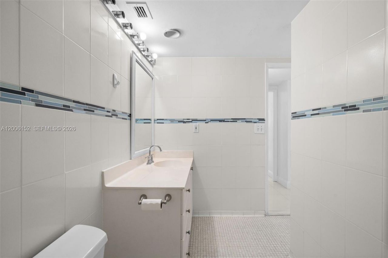 19390 Collins Ave , Unit 1410, Sunny Isles Beach, FL 33160 Photo