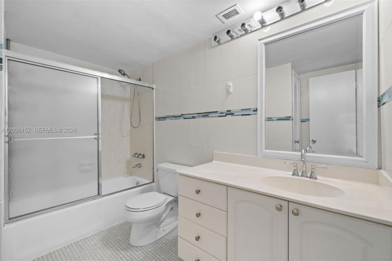 19390 Collins Ave , Unit 1410, Sunny Isles Beach, FL 33160 Photo