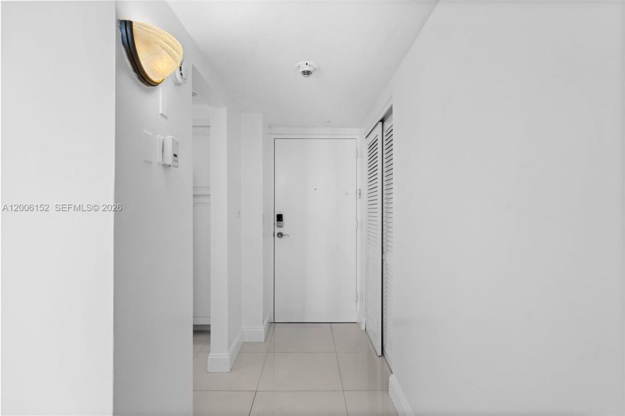 19390 Collins Ave , Unit 1410, Sunny Isles Beach, FL 33160 Photo