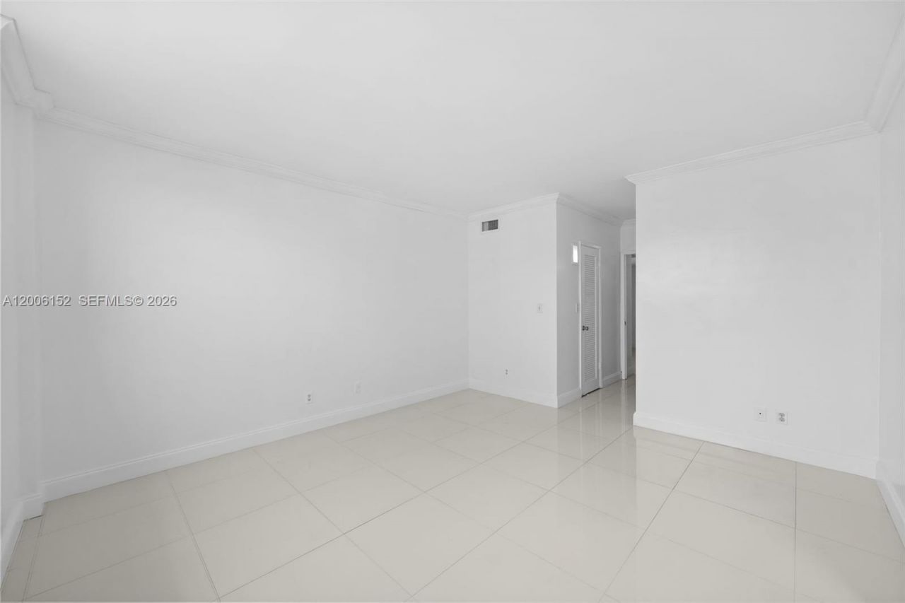 19390 Collins Ave , Unit 1410, Sunny Isles Beach, FL 33160 Photo