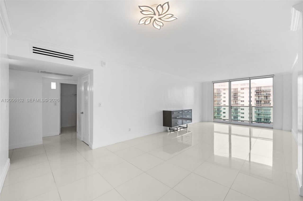 19390 Collins Ave , Unit 1410, Sunny Isles Beach, FL 33160 Photo