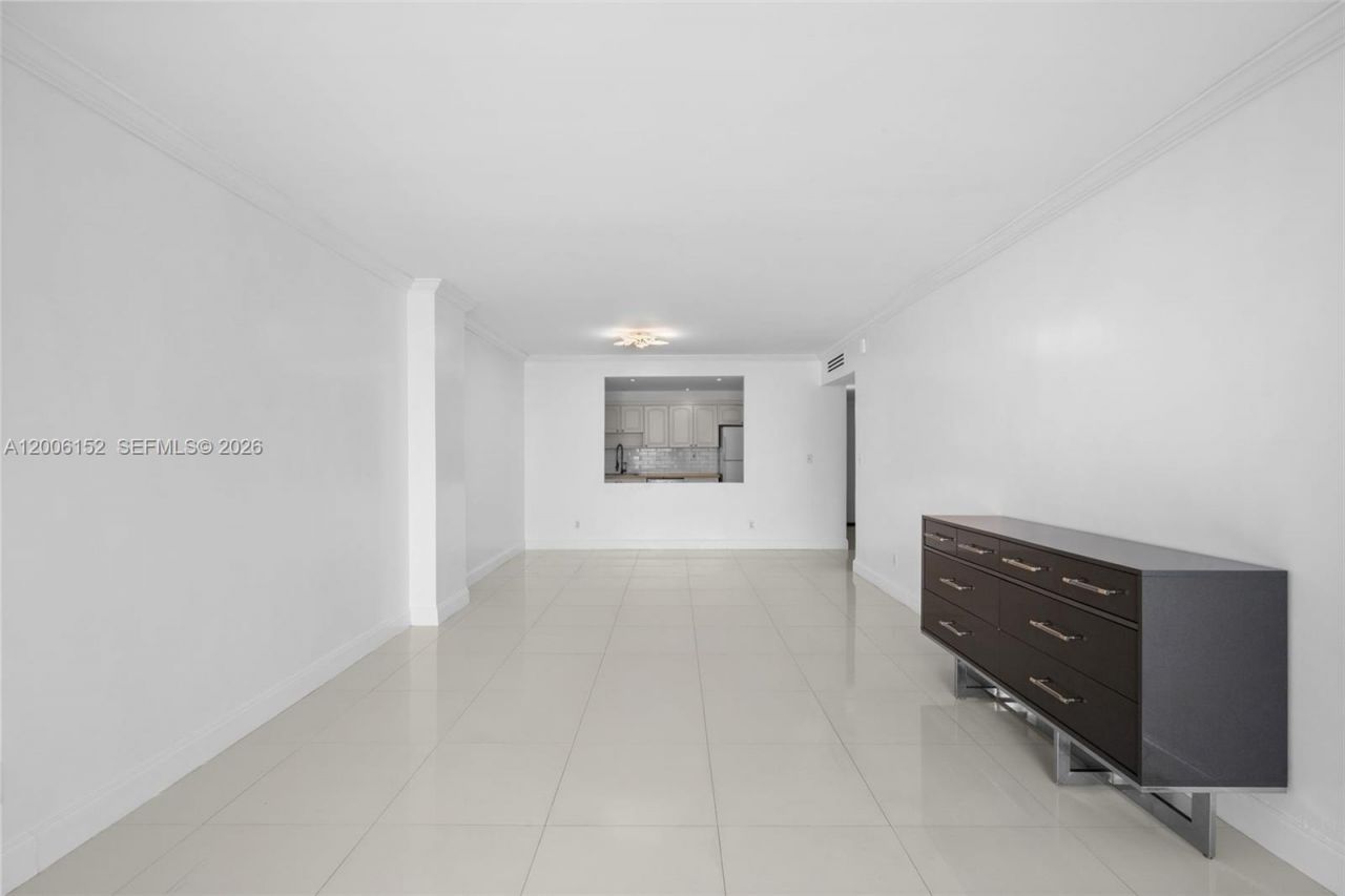 19390 Collins Ave , Unit 1410, Sunny Isles Beach, FL 33160 Photo