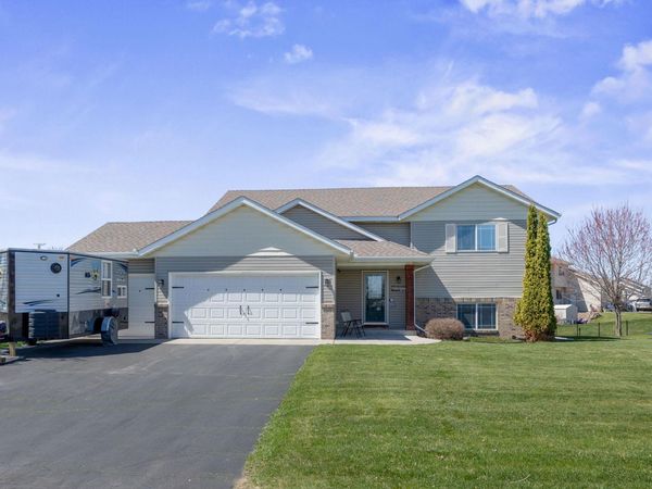6267 Kahl Avenue NE, Albertville, MN 55301