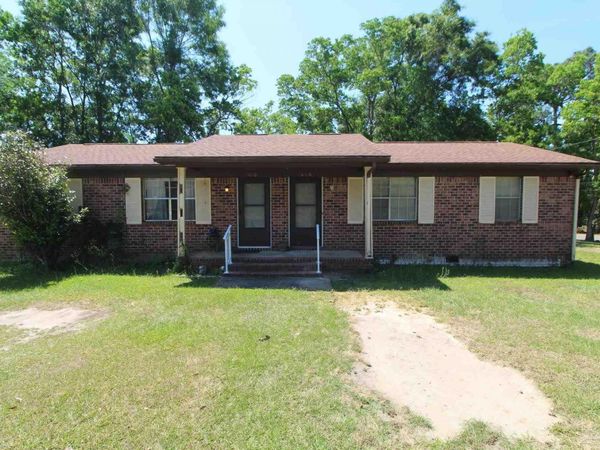 1608 Sunny Ridge Ln, Cantonment, FL 32533