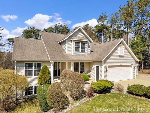 16703 Rich Street, Grand Haven, MI 49417