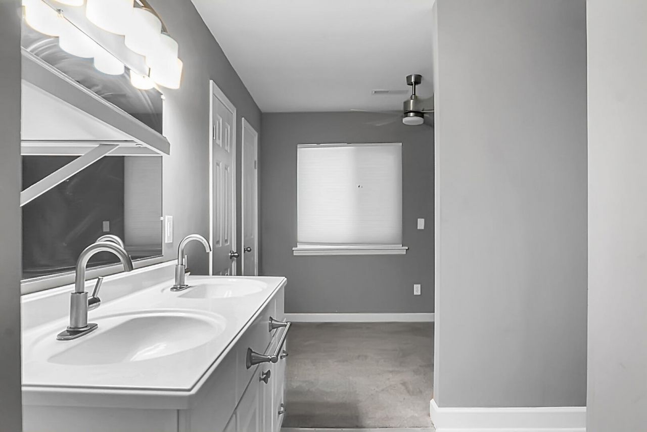 127 Lancer Drive Photo 18