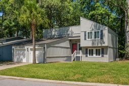 127 Lancer Drive photo 4