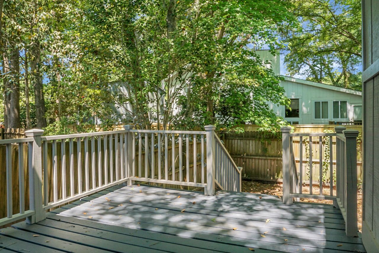 127 Lancer Drive Photo 28