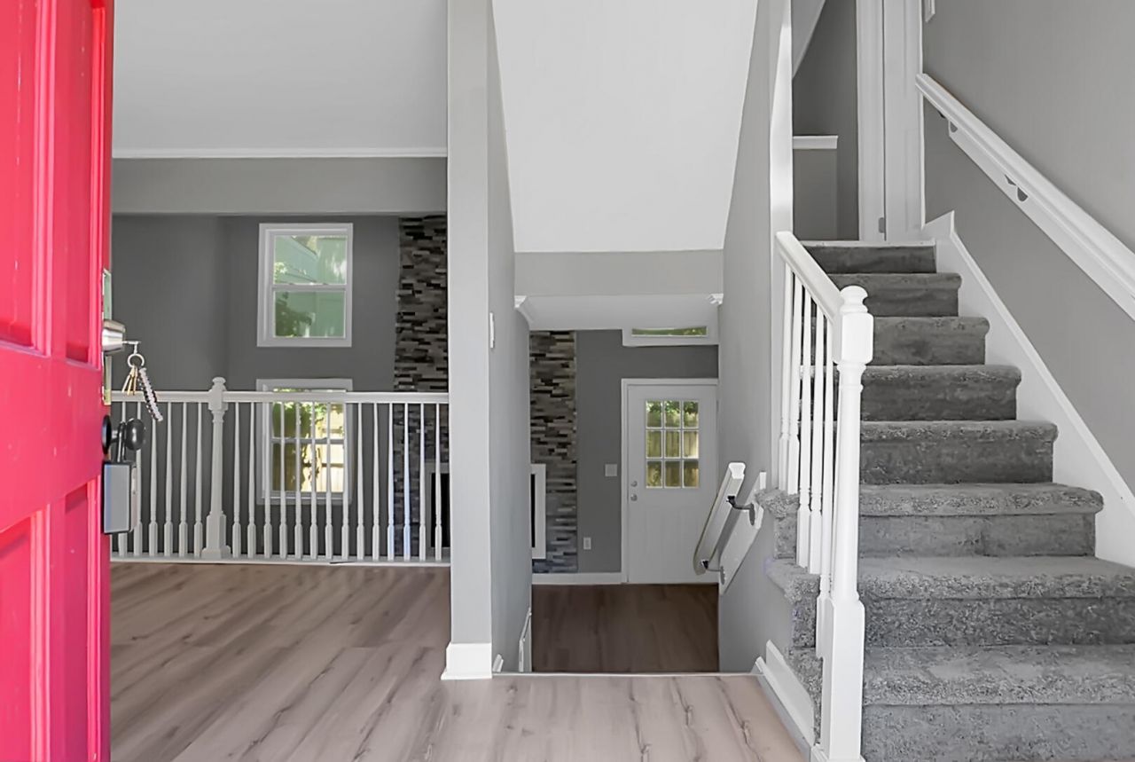 127 Lancer Drive Photo 6