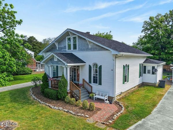 105 Roberts St, Livingston, TN 38570