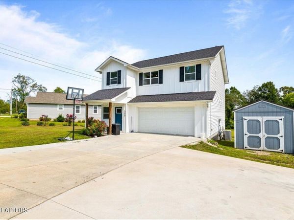 500 Stanley St, Oneida, TN 37841