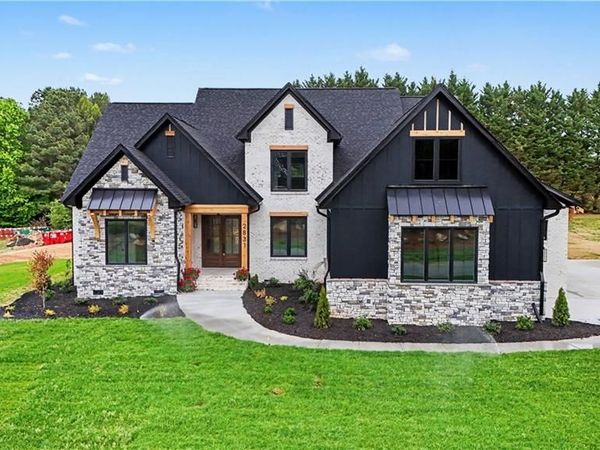 2831 Lockland Drive, Oak Ridge, NC 27310