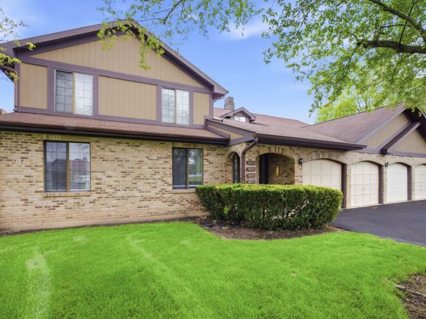 1925 Golf View Drive, Unit 1A, Bartlett, IL 60103