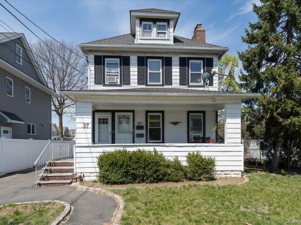37 Catherine Street , Valley Stream, NY 11580