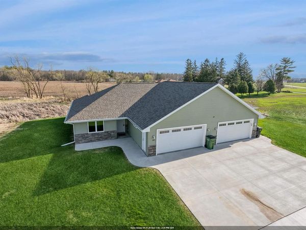 559 SUMMER DRIVE, Brillion, WI 54110