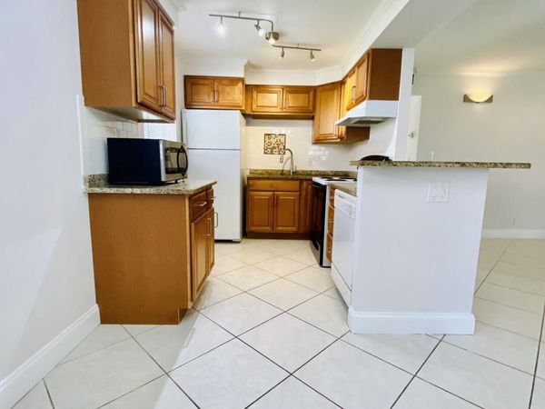 581 Saxony Way, Delray Beach, FL 33446