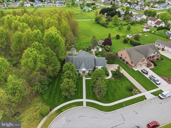 33 WARM BREEZE COURT, HANOVER, PA 17331