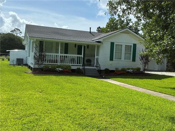 225 MAGNOLIA Street , Mandeville, LA 70448