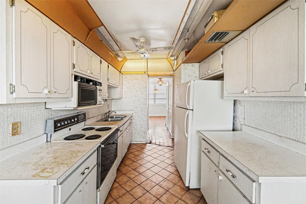 4715 Bay Street Ne, Unit 232, Saint Petersburg, FL 33703 Photo