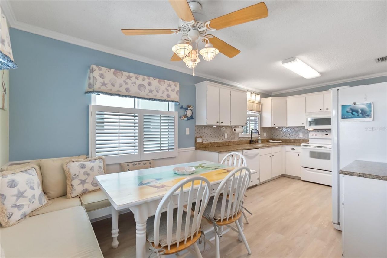 2905 Avenue C, Holmes Beach, FL 34217 Photo