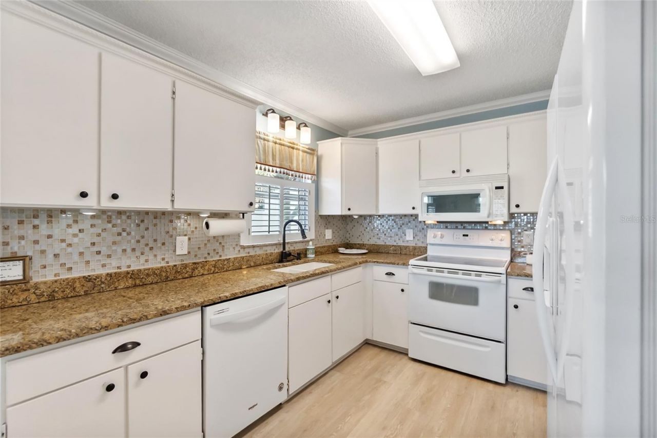 2905 Avenue C, Holmes Beach, FL 34217 Photo