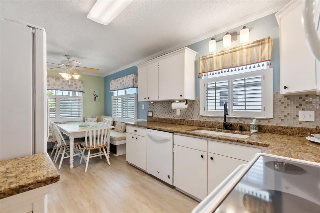 2905 Avenue C, Holmes Beach, FL 34217 Photo