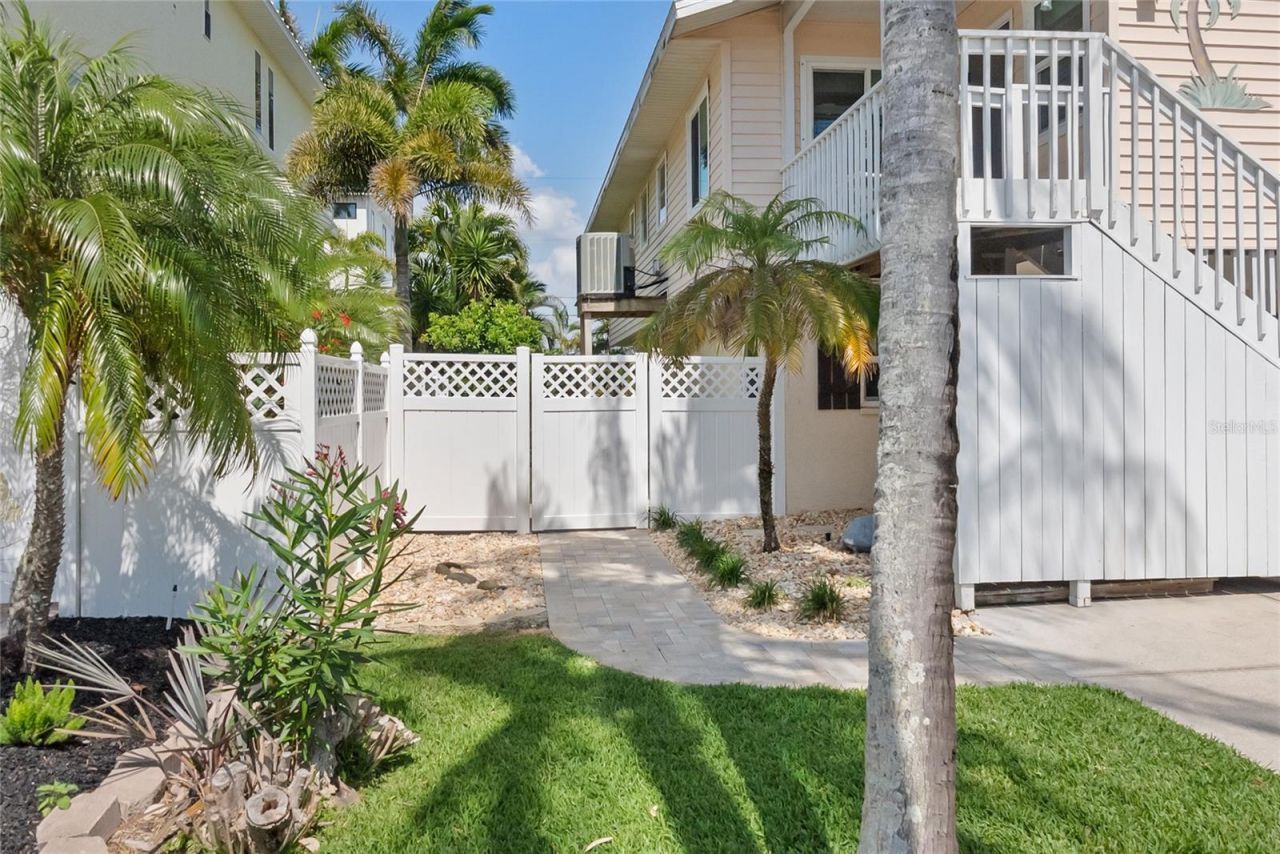 2905 Avenue C, Holmes Beach, FL 34217 Photo