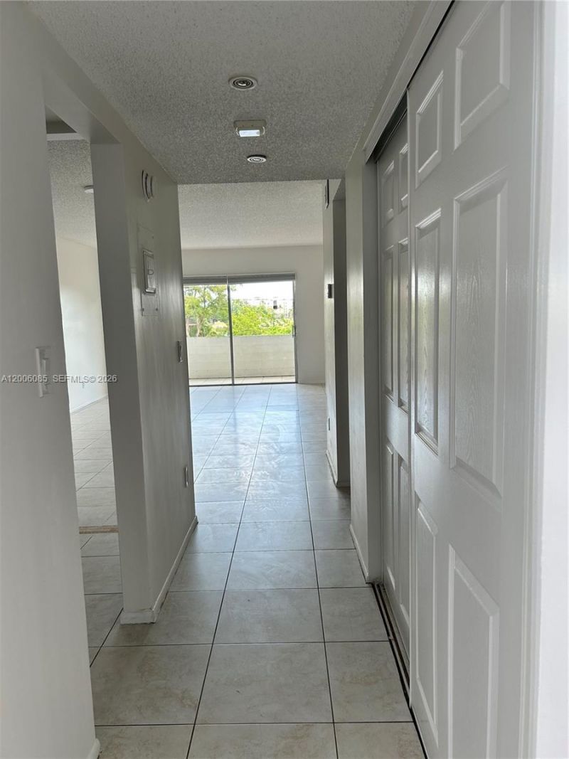 3000 E Sunrise Lakes Dr, Unit 302, Sunrise, FL 33322 Photo