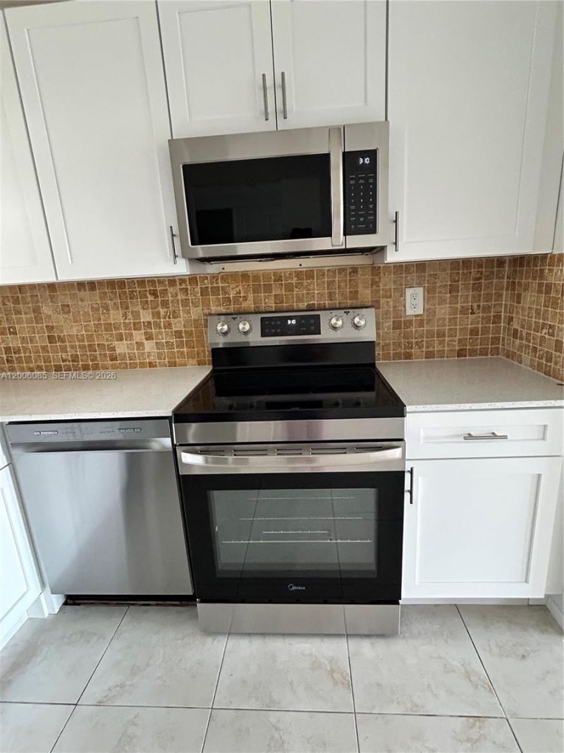 3000 E Sunrise Lakes Dr, Unit 302, Sunrise, FL 33322 Photo
